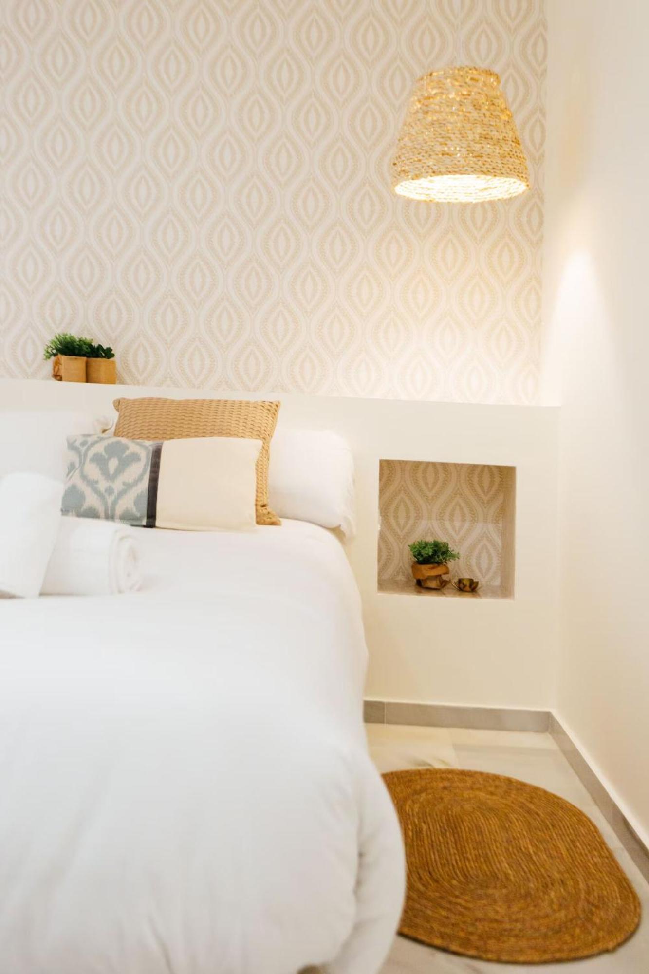شقة Reformed And Comfy- 2Bd 2Bth- Arenal إشبيلية المظهر الخارجي الصورة