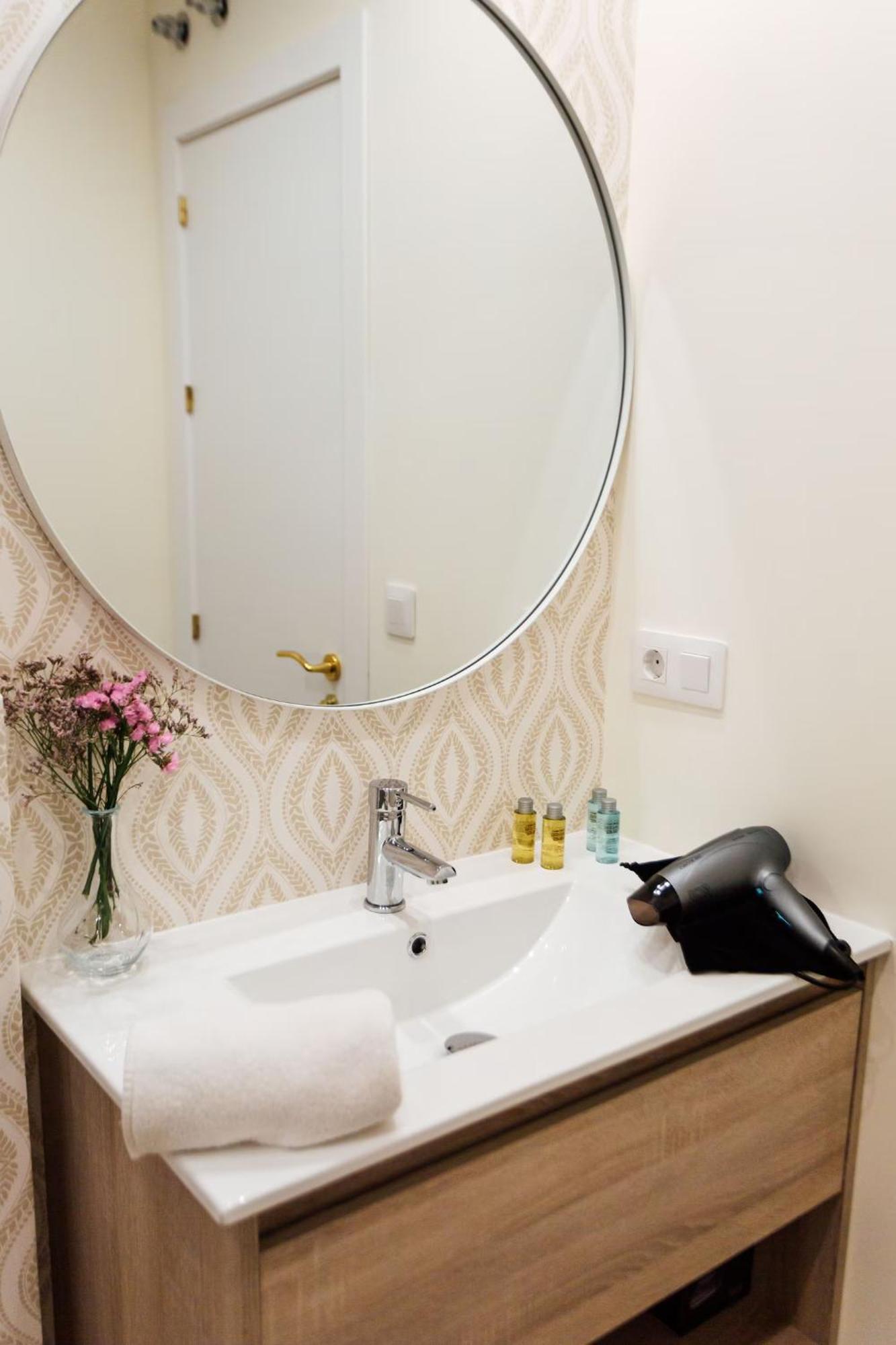 شقة Reformed And Comfy- 2Bd 2Bth- Arenal إشبيلية المظهر الخارجي الصورة